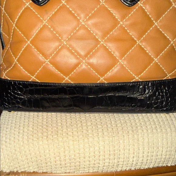 Michael Kors Smythe Dome sz Large - Picture 5 of 13